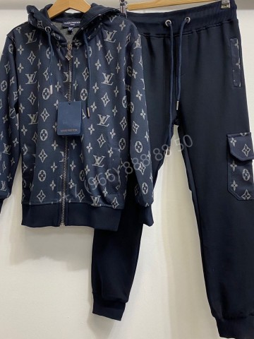 Костюм Louis Vuitton