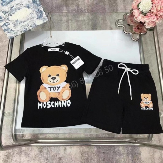 Костюм Moschino