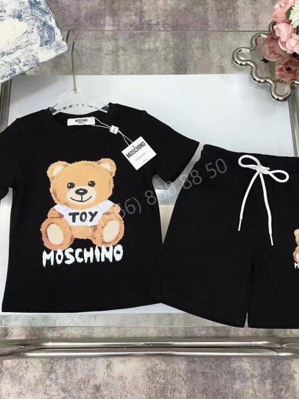 Костюм Moschino