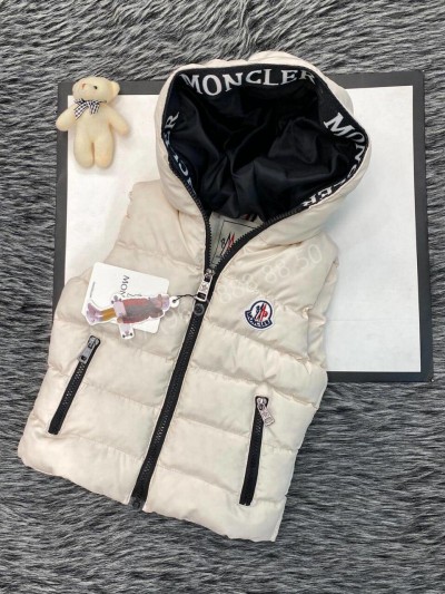 Безрукавка Moncler