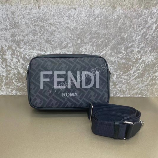 Сумка-мессенджер Fendi