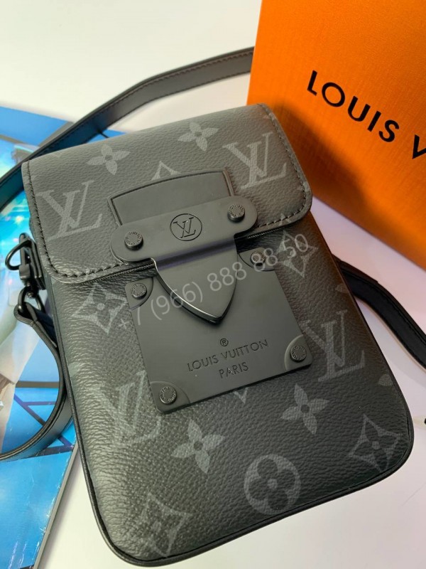 Сумка-мессенджер Louis Vuitton