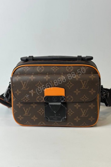 Сумка-мессенджер Louis Vuitton