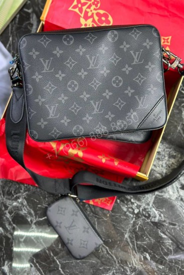 Сумка-мессенджер Louis Vuitton