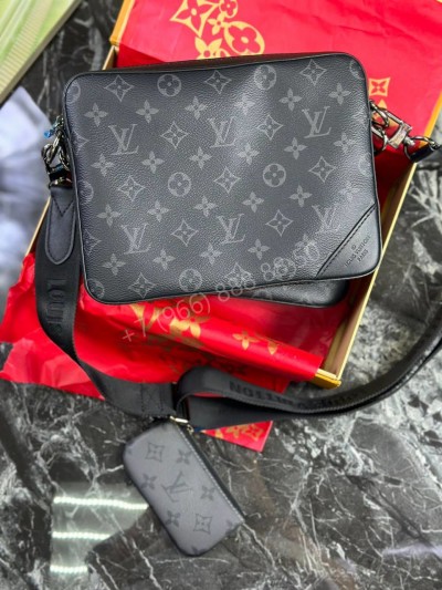 Сумка-мессенджер Louis Vuitton