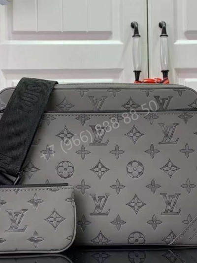 Сумка-мессенджер Louis Vuitton