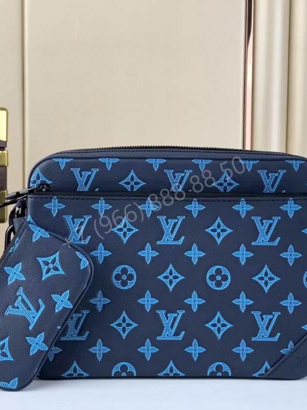 Сумка-мессенджер Louis Vuitton