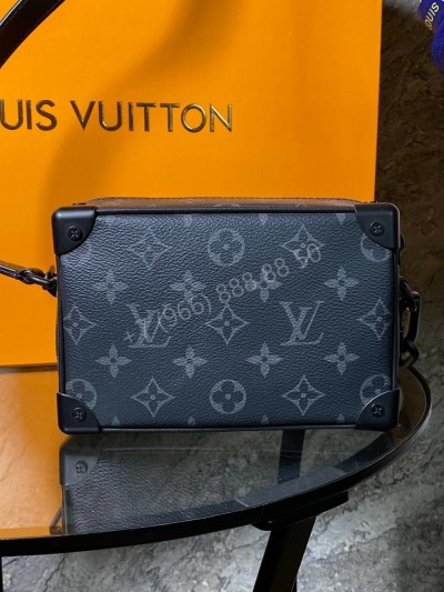 Сумка-мессенджер Louis Vuitton