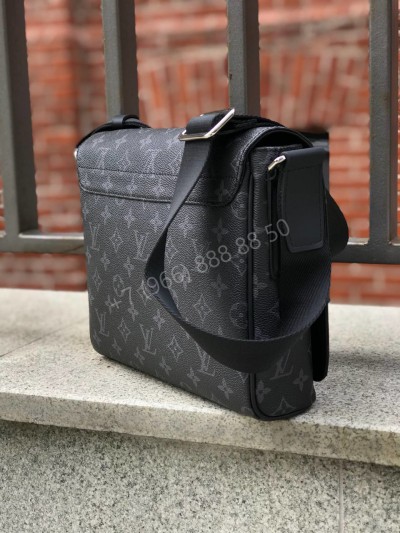 Сумка-мессенджер Louis Vuitton