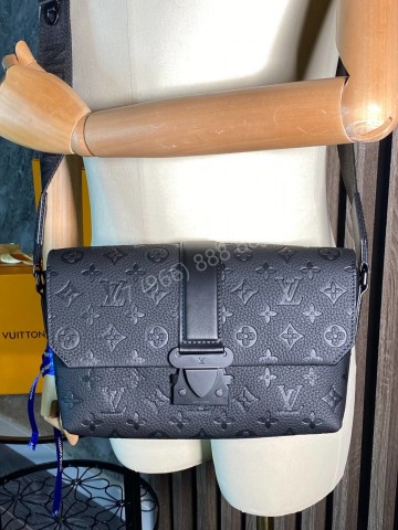 Сумка-мессенджер Louis Vuitton