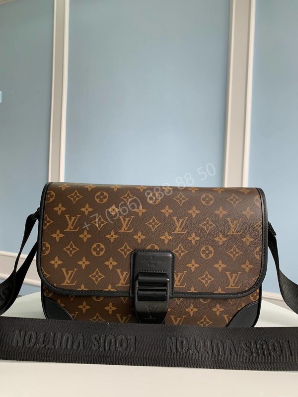 Сумка-мессенджер Louis Vuitton