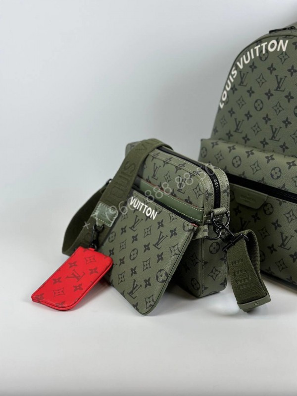 Сумка-мессенджер Louis Vuitton