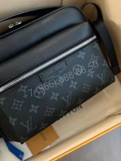 Сумка-мессенджер Louis Vuitton