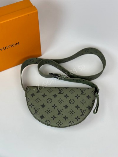 Сумка-слинг Louis Vuitton