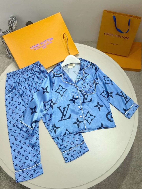 Пижама Louis Vuitton