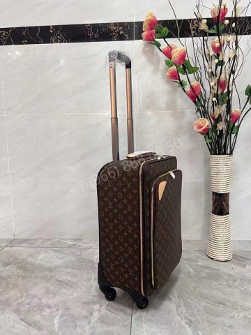 Чемодан Louis Vuitton