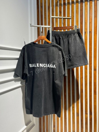 Костюм Balenciaga