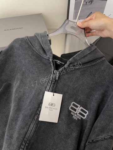 Костюм Balenciaga