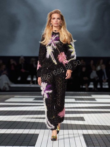 Костюм CHANEL