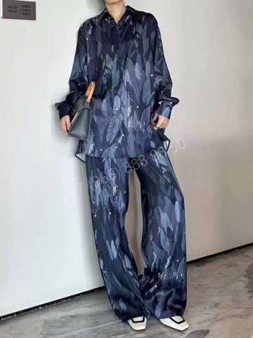 Костюм Loewe