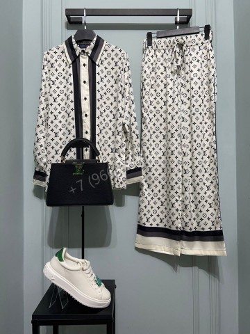Костюм Louis Vuitton