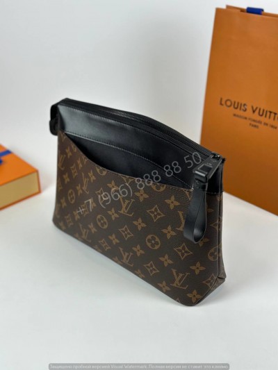 Клатч Louis Vuitton