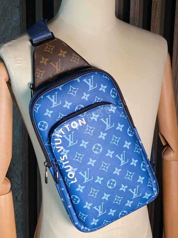 Сумка-слинг Louis Vuitton