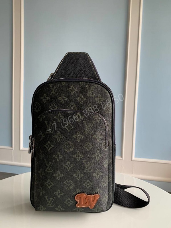 Сумка-слинг Louis Vuitton