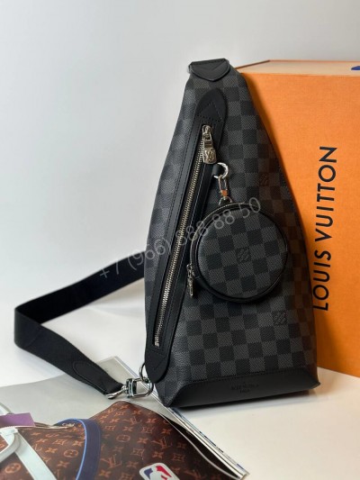 Сумка-слинг Louis Vuitton