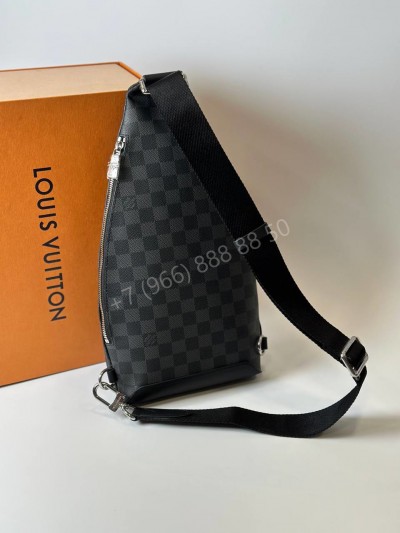 Сумка-слинг Louis Vuitton