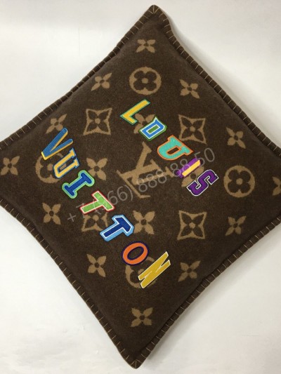 Подушка Louis Vuitton