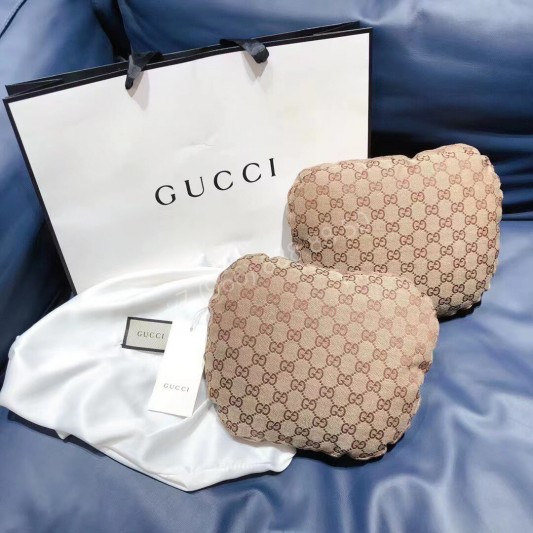 Подушки Gucci 2 шт.