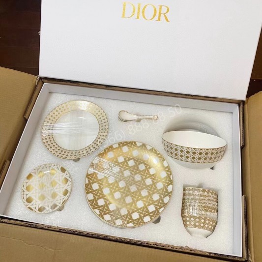 Столовый сервиз Dior