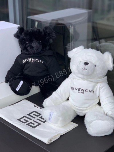 Мишка Givenchy