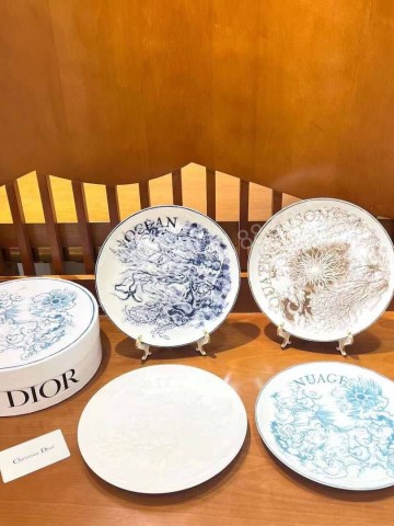 Набор тарелок Dior