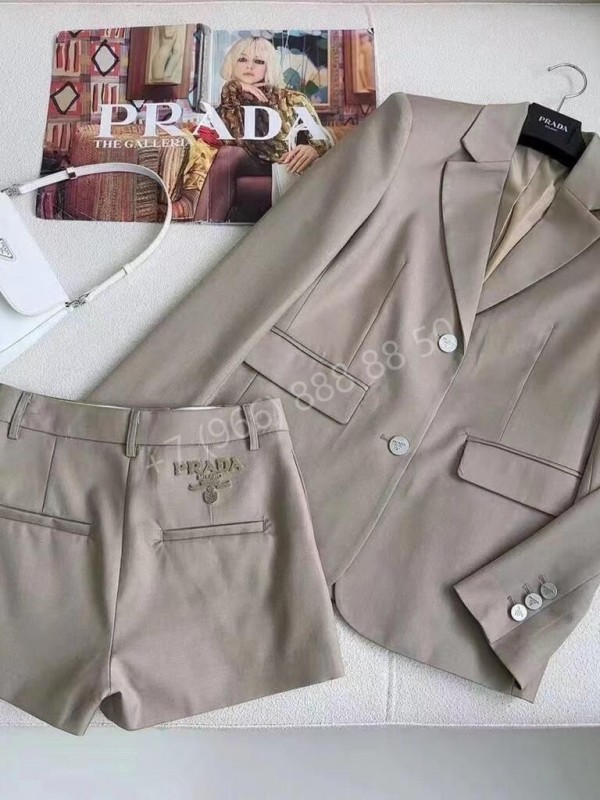 Костюм Prada