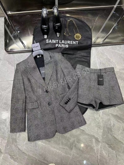 Костюм Yves Saint Laurent