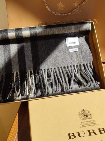 Шарф Burberry