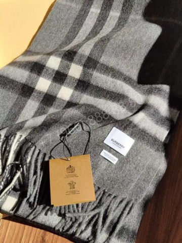 Шарф Burberry