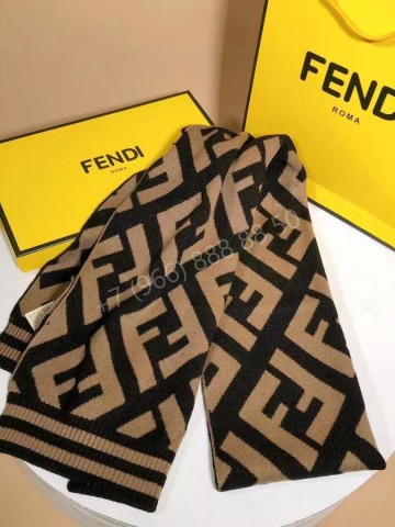 Шарф Fendi
