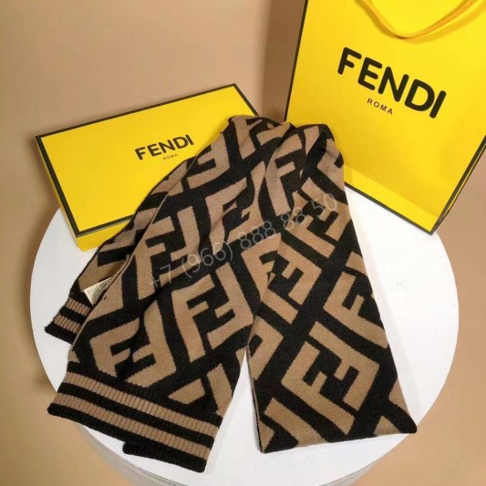 Шарф Fendi