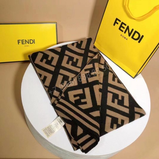 Шарф Fendi