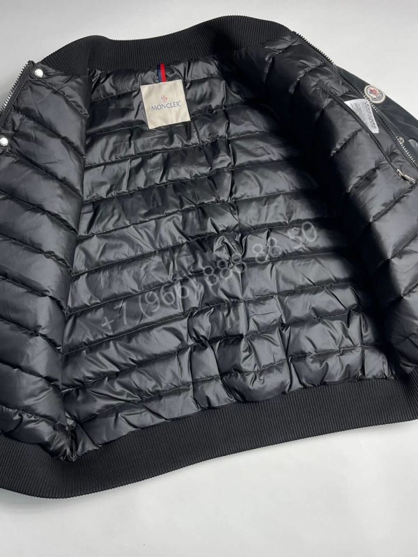 Бомбер Moncler