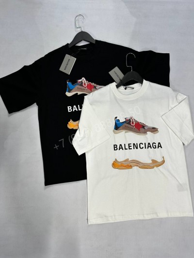 Футболка Balenciaga