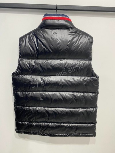 Безрукавка Moncler