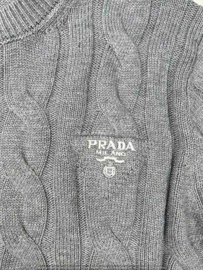 Свитер Prada