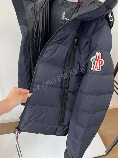 Пуховик Moncler