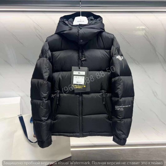 Пуховик Moncler