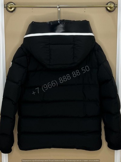 Пуховик Moncler