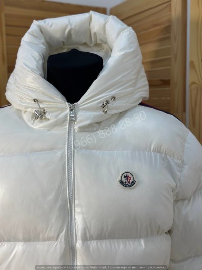 Пуховик Moncler